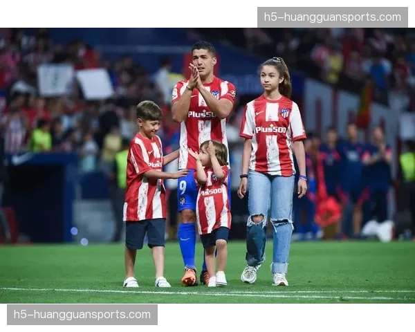 “西甲之星”公益活动：球员走访马德里儿童医院