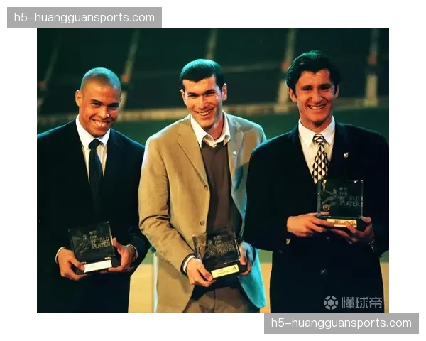 消息：英国电信体育与天空体育就共享欧冠转播权展开初步接洽